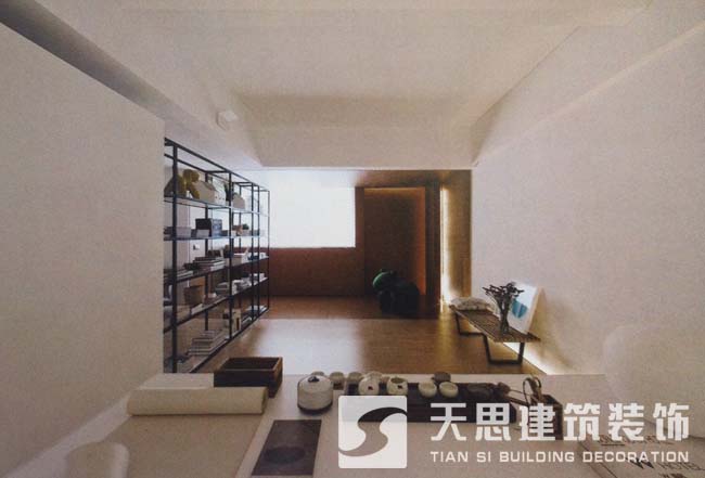 <a href=http://jijiyiyinews.com/ target=_blank class=infotextkey>合肥辦公室裝修</a>側(cè)面書(shū)架